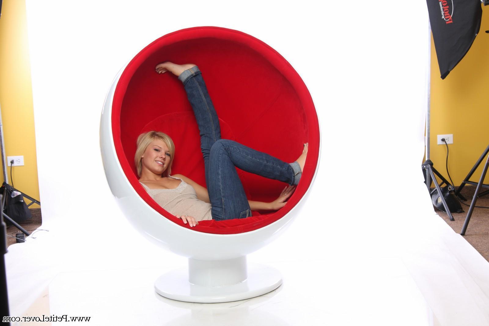 16P Blonde teen Tiffany poses for you in a red moon chair