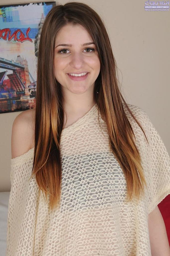 15P Girl next door Teddi Rae spreads her cute ass