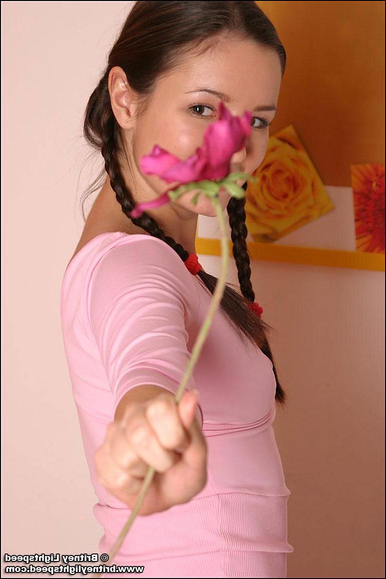 20P Pictures of Britney Lightspeed looking cute in pigtails