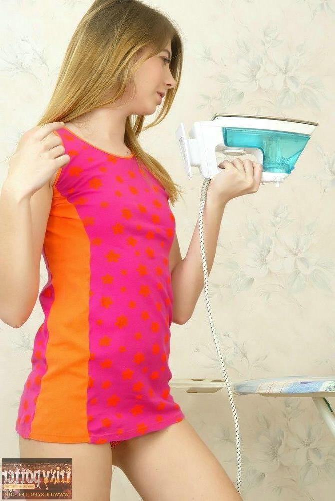 15P Pictures of Trixy Potter getting kinky while ironing