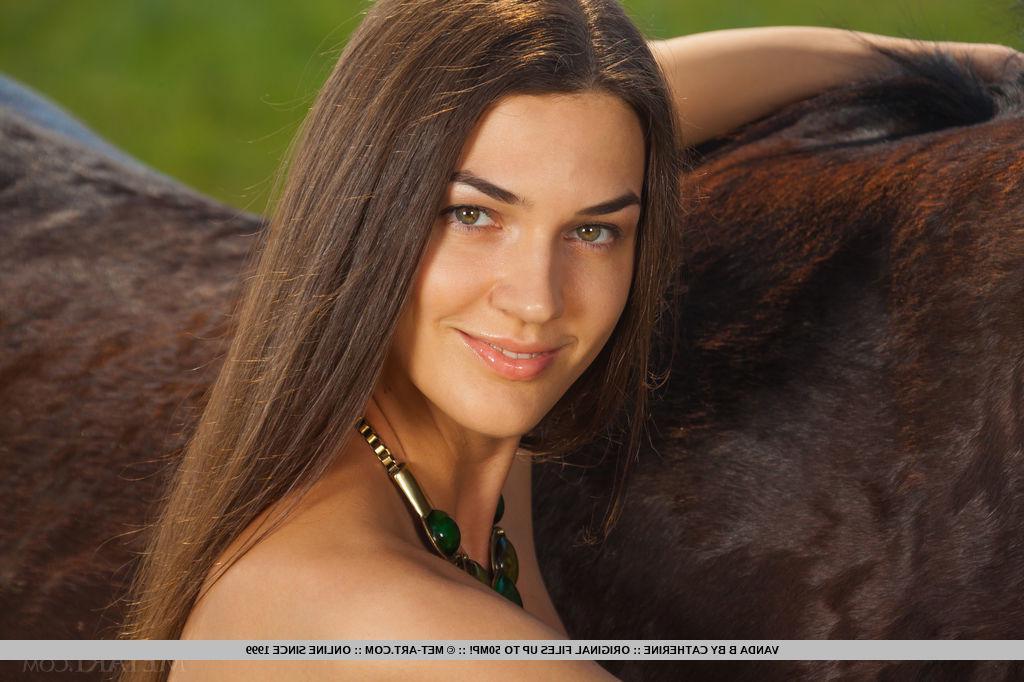 18P Brunette beauty Vanda B shows off her nude body in "Jendo"