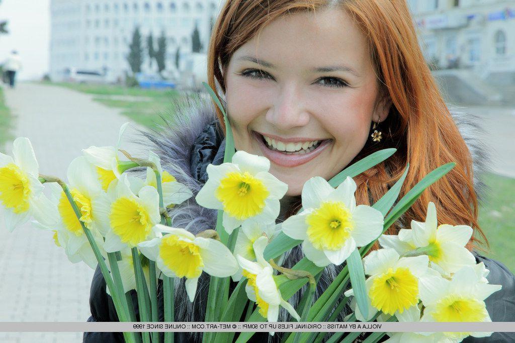 18P Pictures of redhead teen Violla A totally naked and ready for you