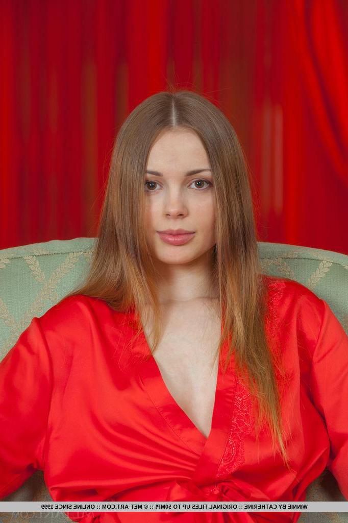 18P Brunette teen Winnie strips naked and spreads her legs for you