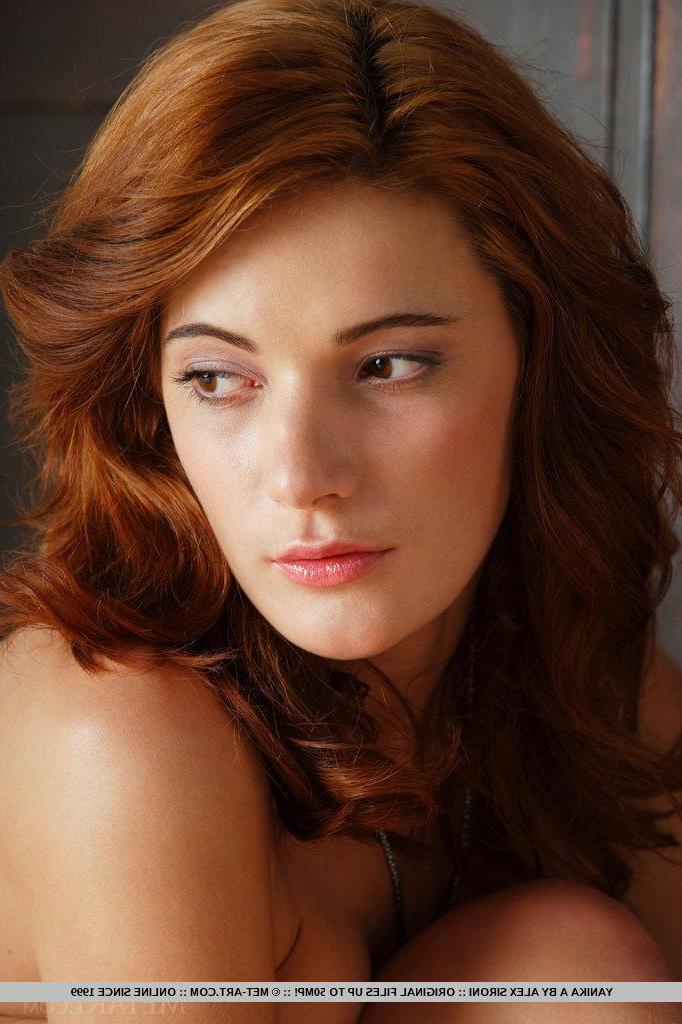 18P Pictures of redhead teen Yanika A showing you her incredible naked body
