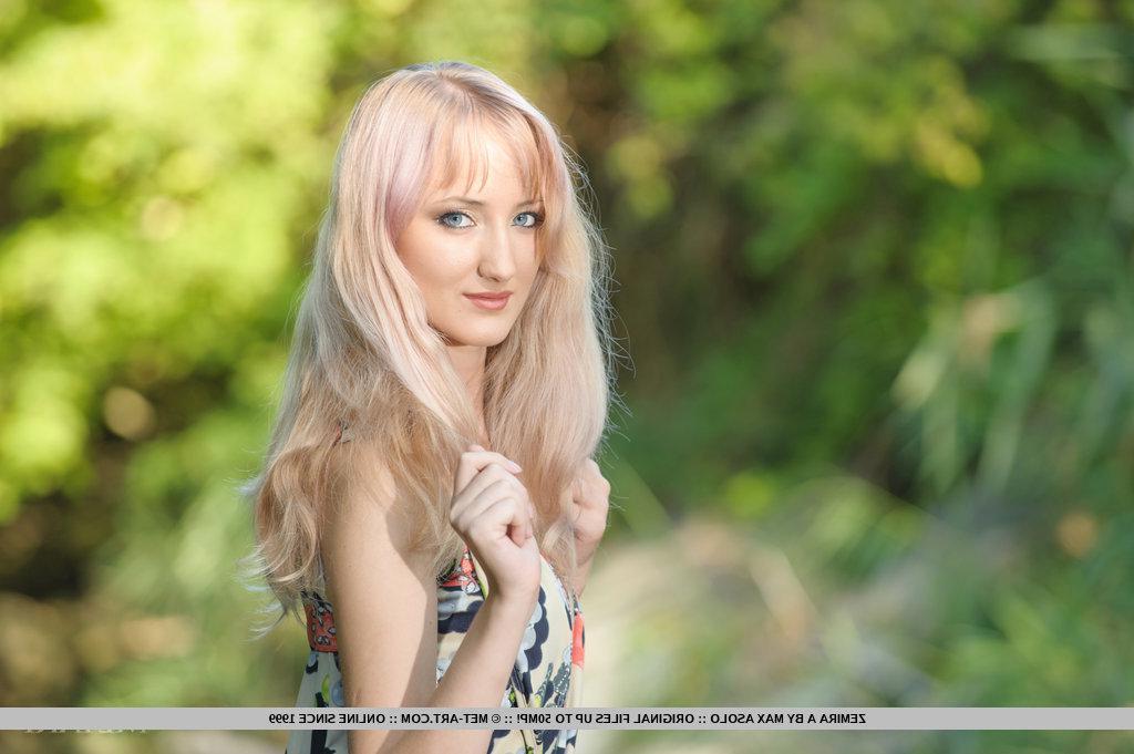18P Pictures of gorgeous blonde Zemira A showing her hot naked body