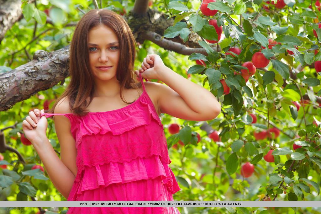 18P Brunette hottie Zlatka A invites you to play with her in her private garden