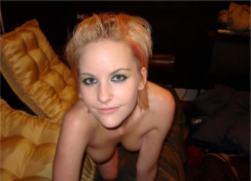 16P Horny alt and punk GFs go wild on camera