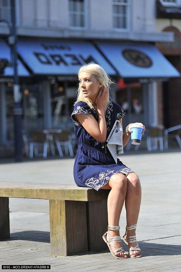 14P Pictures of a hot blonde girl giving you her tight pussy