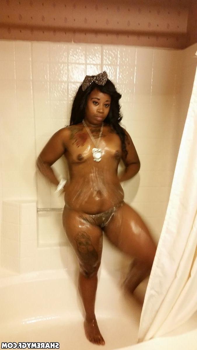 12P Chubby black girlfriend showers while her exboyfriend takes pictures for us