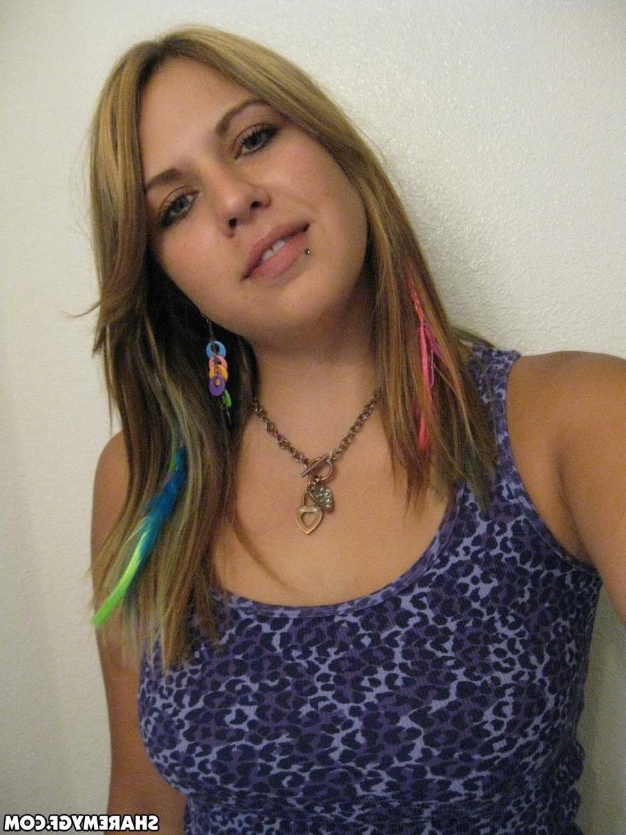 12P Cute and chubby ex girlfriend shares her selfshot pictures