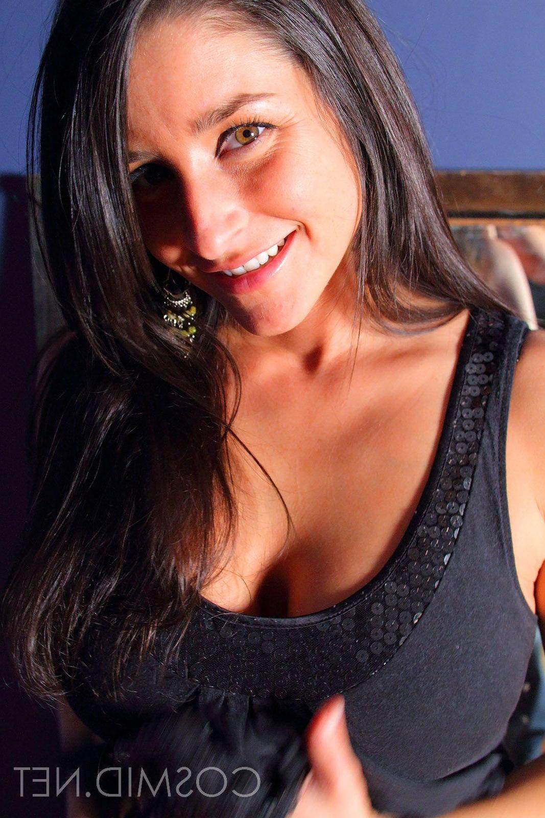 15P Pictures of a cute brunette giving you a tease