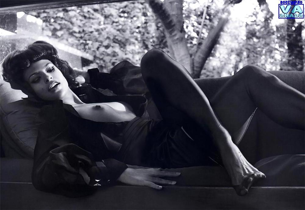 19P Eva Mendes Topless