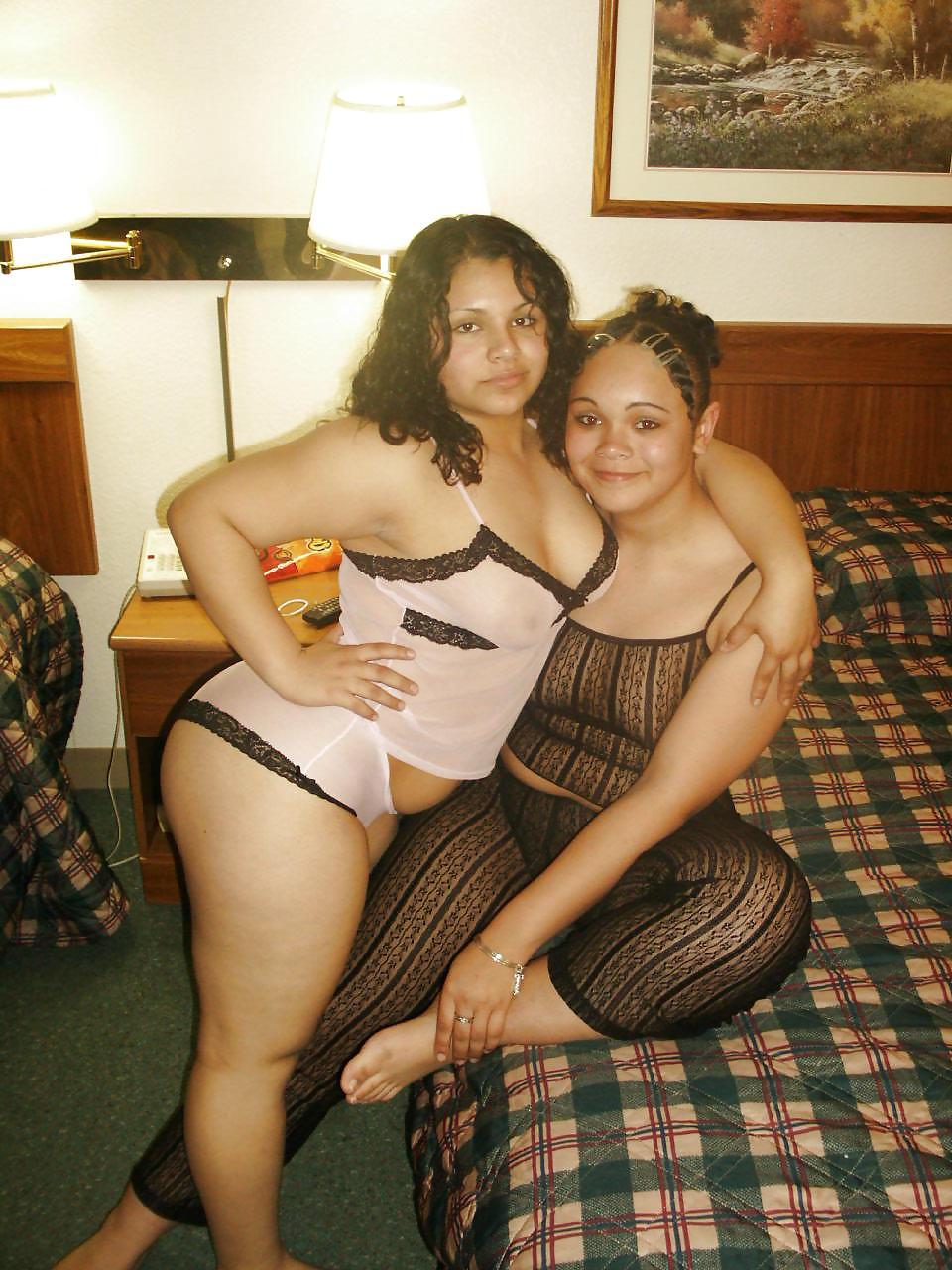 10P Lez B. PUTA's in the Motel