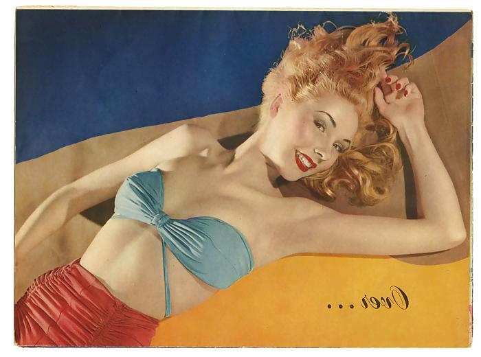 25P Sexy Vintage Pin - Up Art