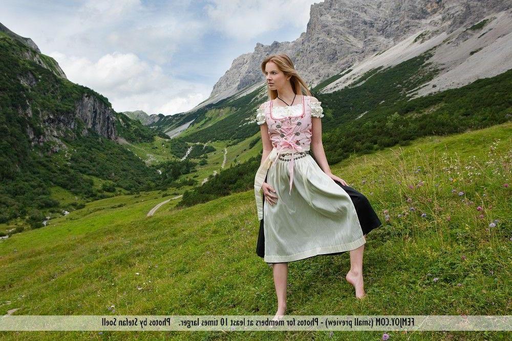 12P Pictures of a hot blonde teen enjoying the outdoors