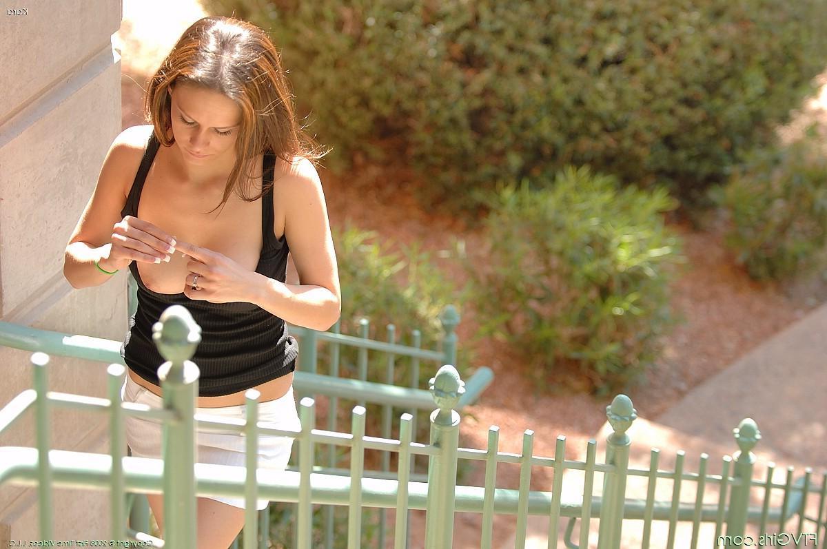 20P Pictures of teen amateur Kara exposing herself in public