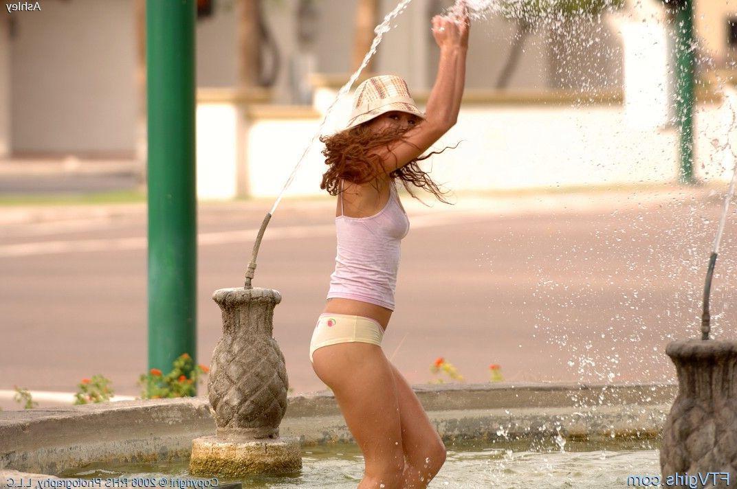 20P Pictures of teen amateur Ashley having some naked fun in public