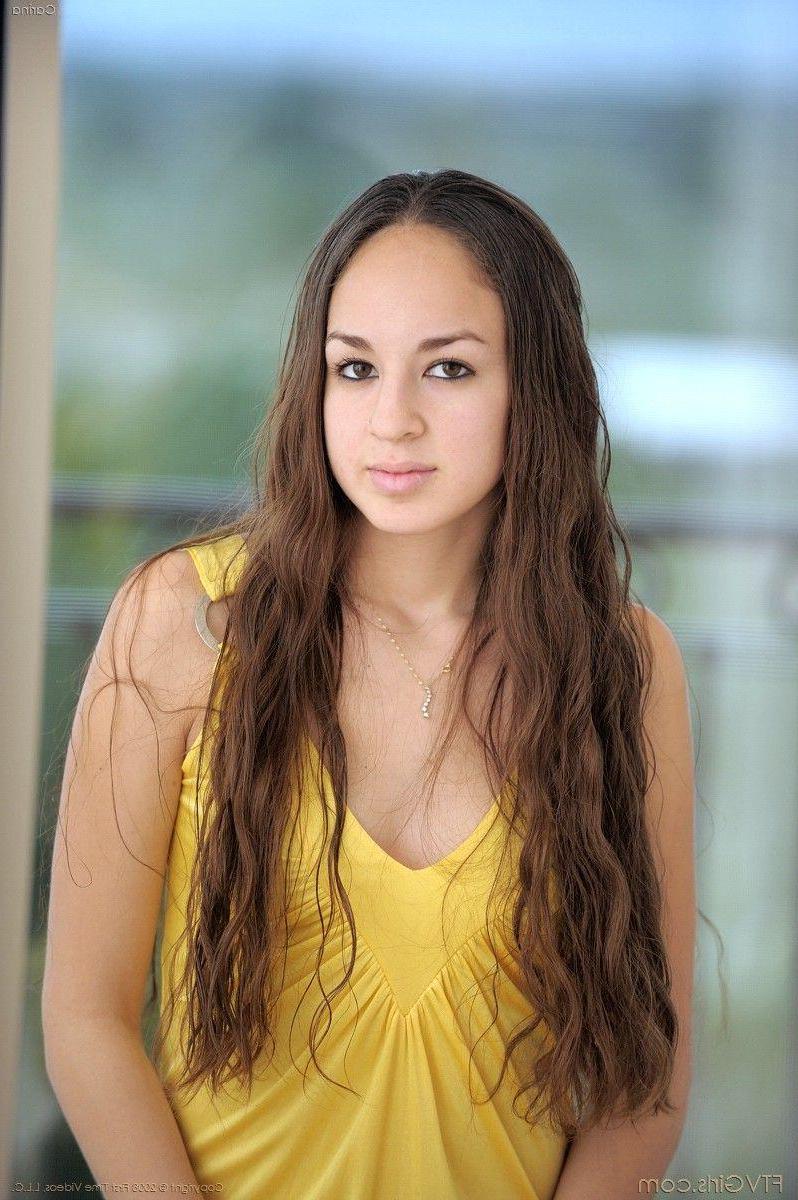 20P Pictures of ftv girl Carina fucking herself with two toys