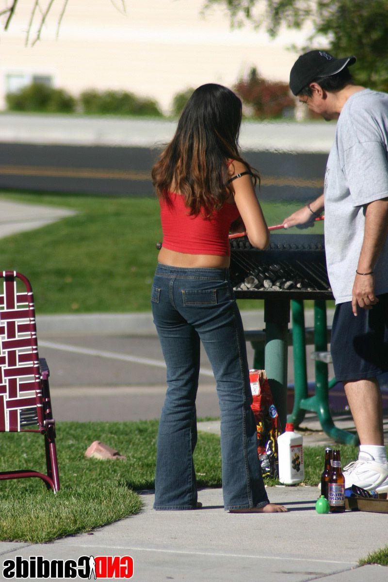 12P Pictures of sexy teen candids in public
