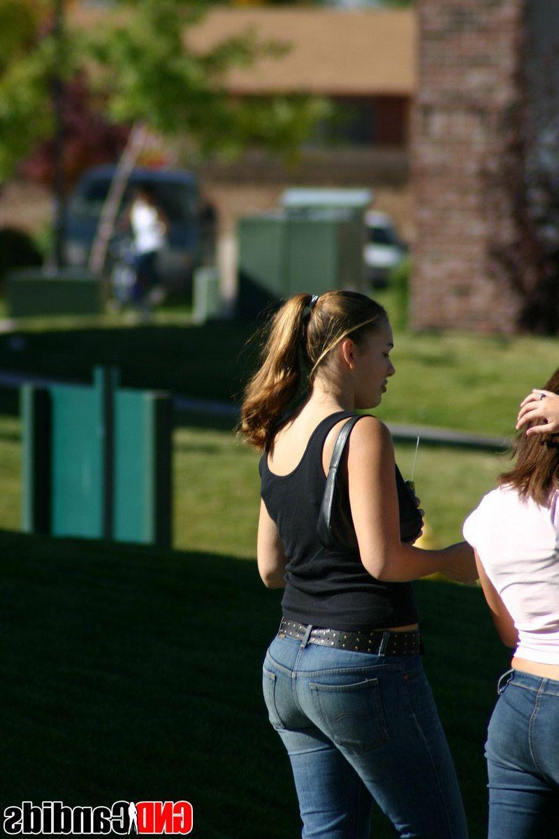12P Pictures of sexy teen candids in public