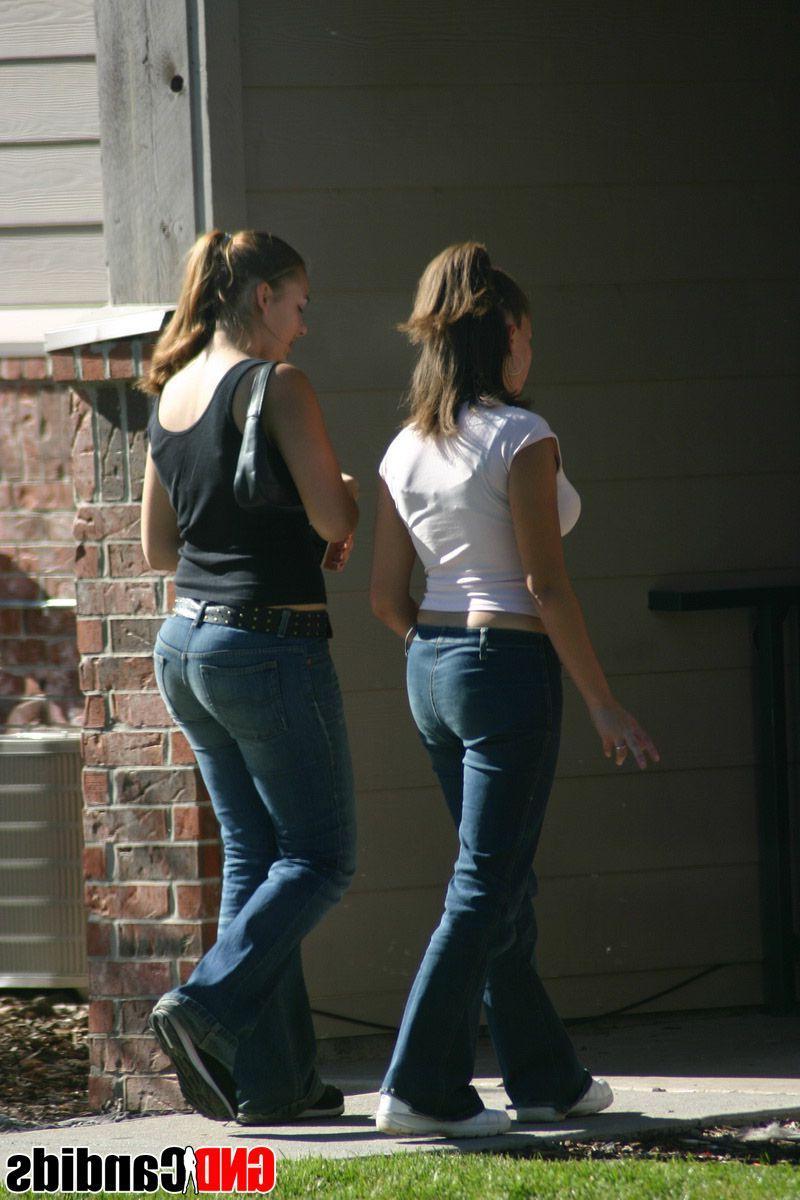 12P Pictures of sexy teen candids in public