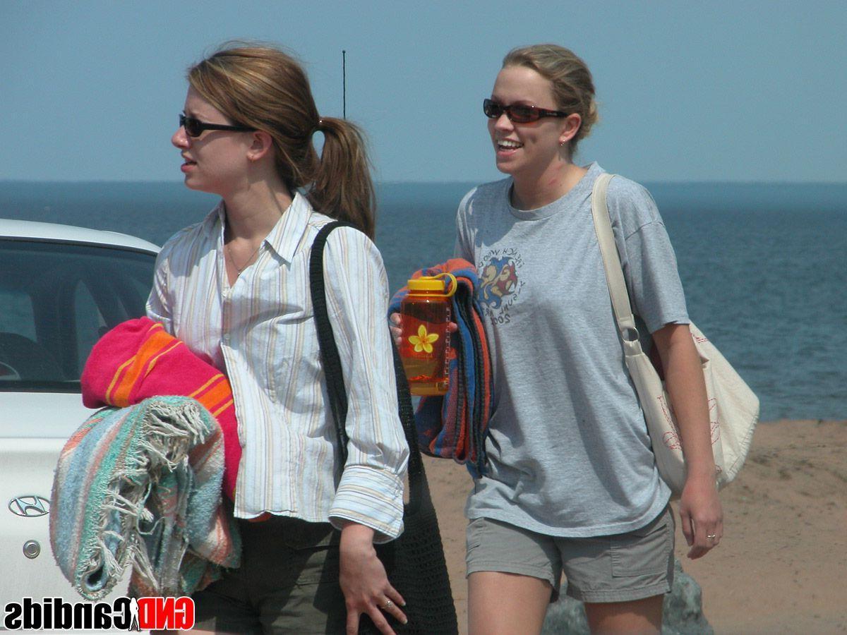 12P Candid pics of hot teen girls in public