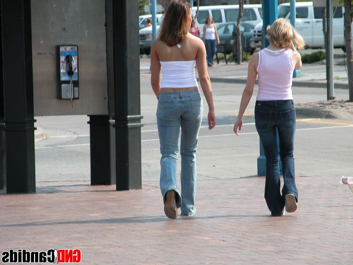 12P Candid pics of hot teen girls in public
