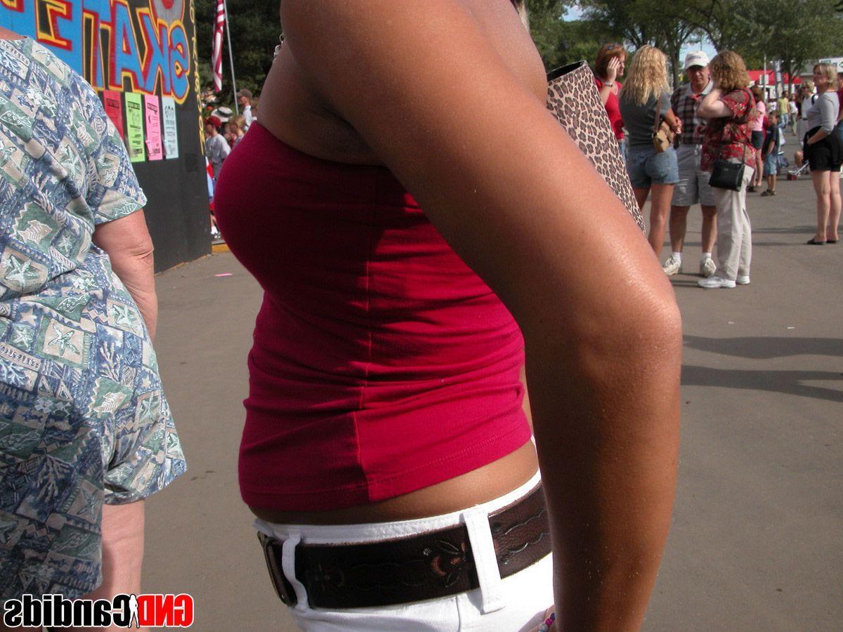 12P Pictures of hot teen candids in public