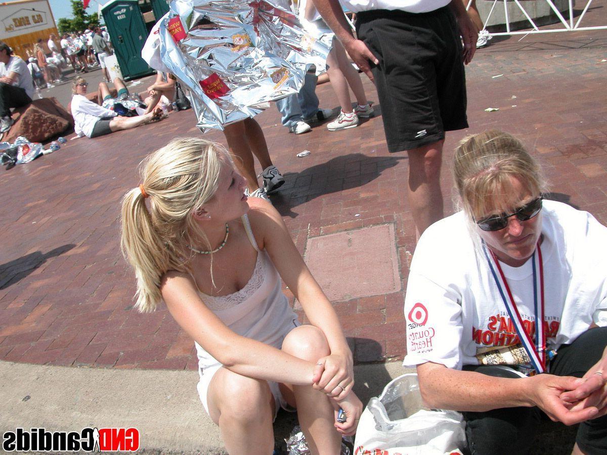 12P Pictures of hot teen candids in public