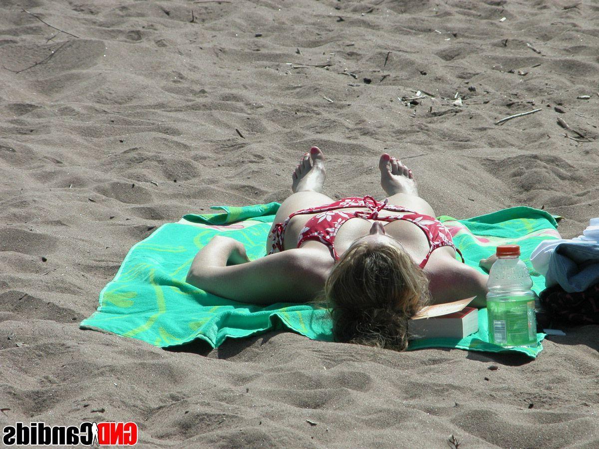 12P Pictures of candid teens in public