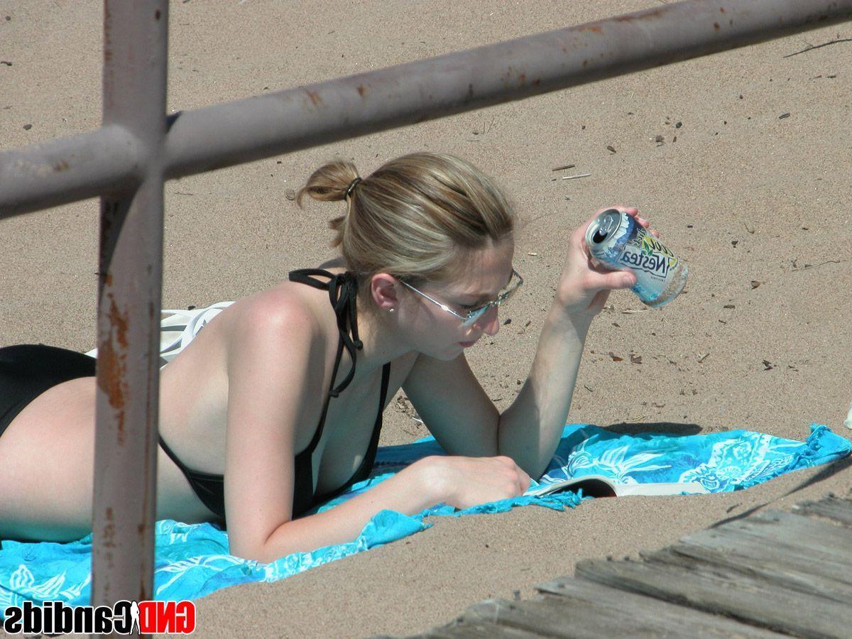 12P Pictures of candid teens in public