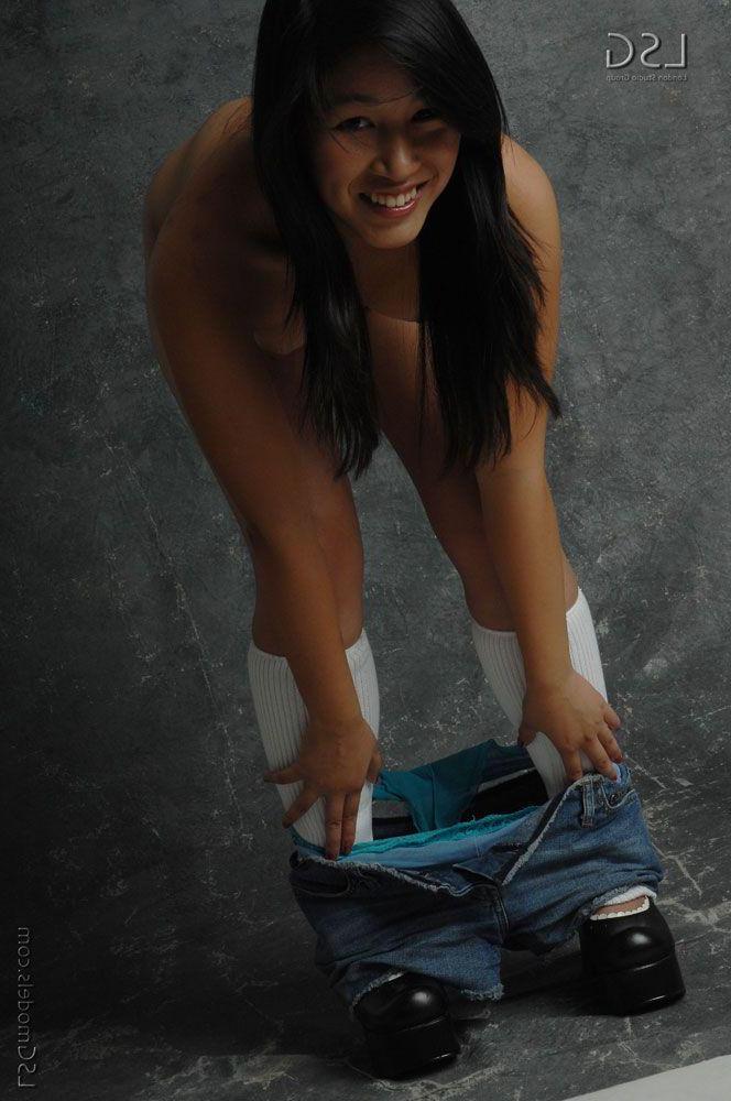 16P Pictures of a hot asian teen naked and ready for you