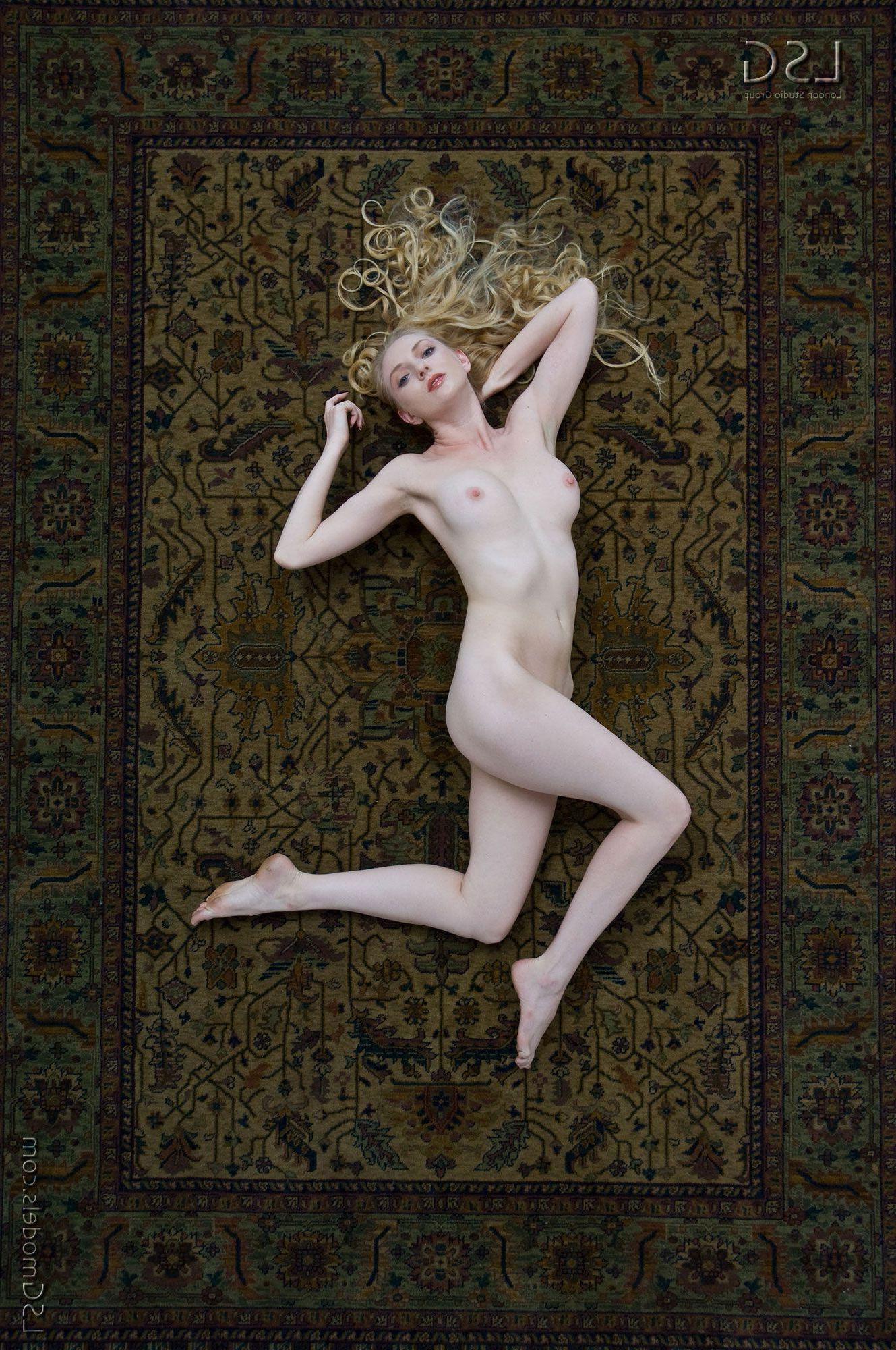16P Pictures of a gorgeous nude teen on a persian rug