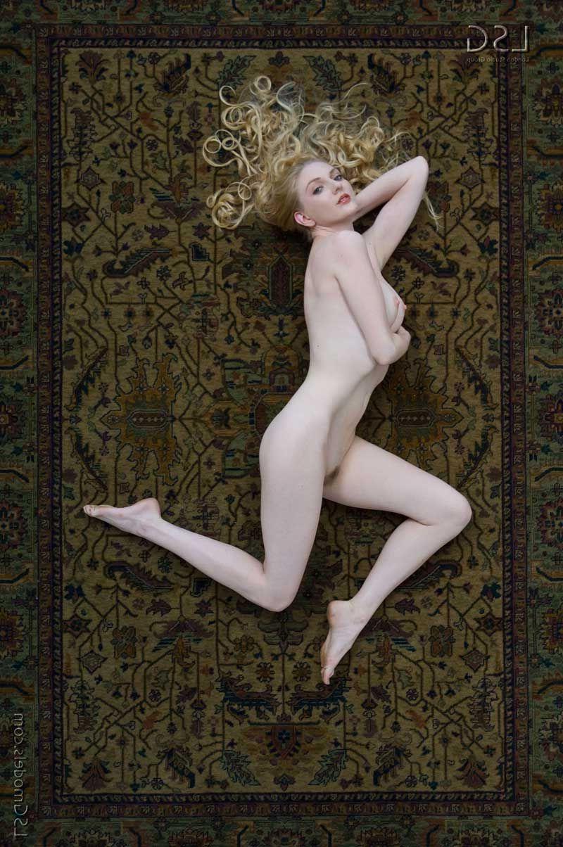 16P Pictures of a gorgeous nude teen on a persian rug