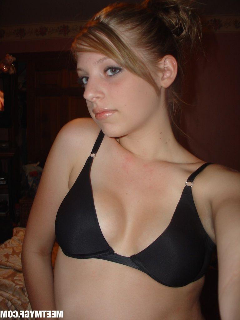 16P Pictures of hot girlfriends getting kinky