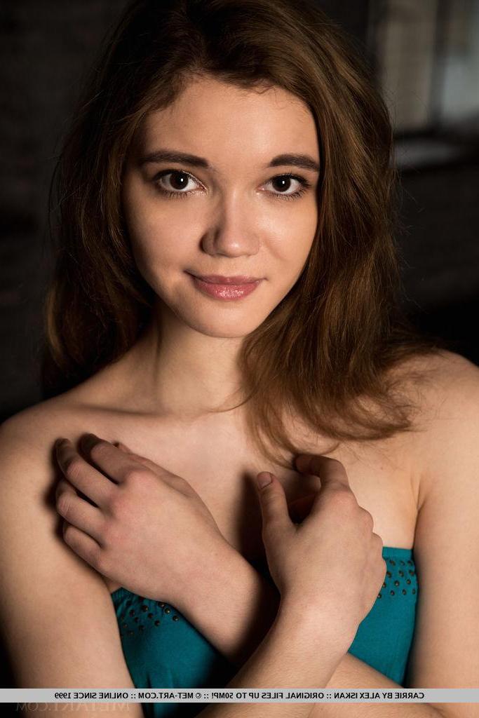 18P Teen hottie Carrie gives you her amazing body in "Enera"