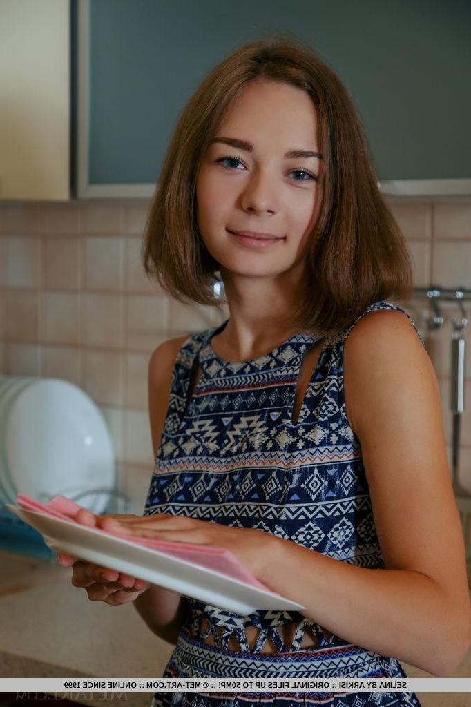 18P Brunette teen Selina gives you her pussy in "Maniro"
