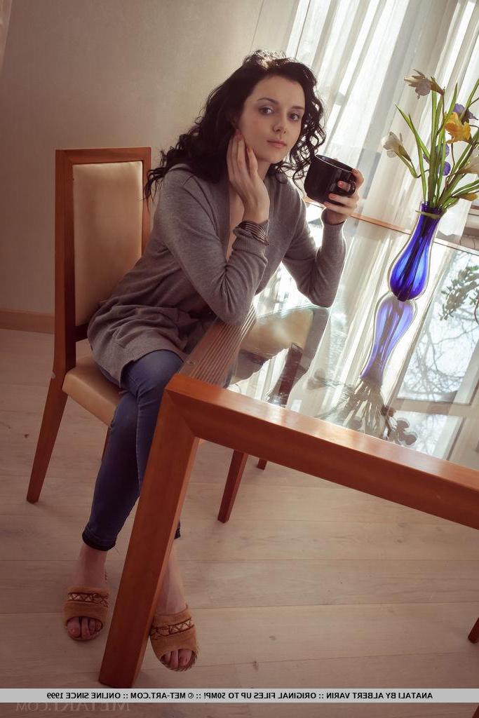 18P Beautiful girl Anatali gives you her amazing nude body in "Yander"