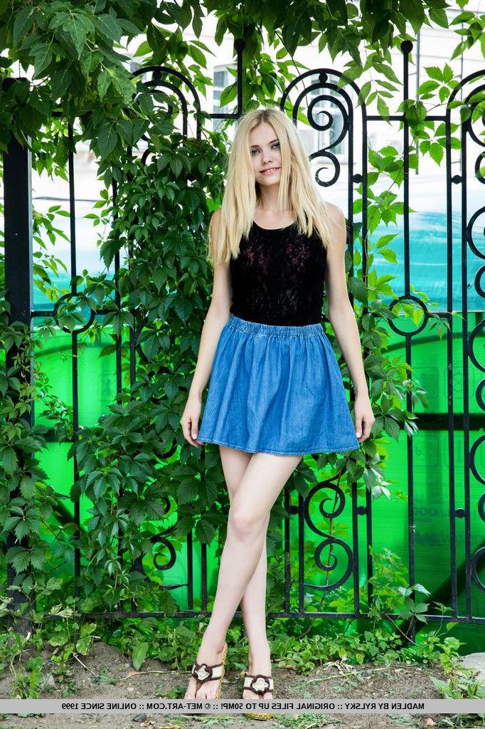 18P Amazing blonde teen Madlen gets naked and offers you her tight pussy