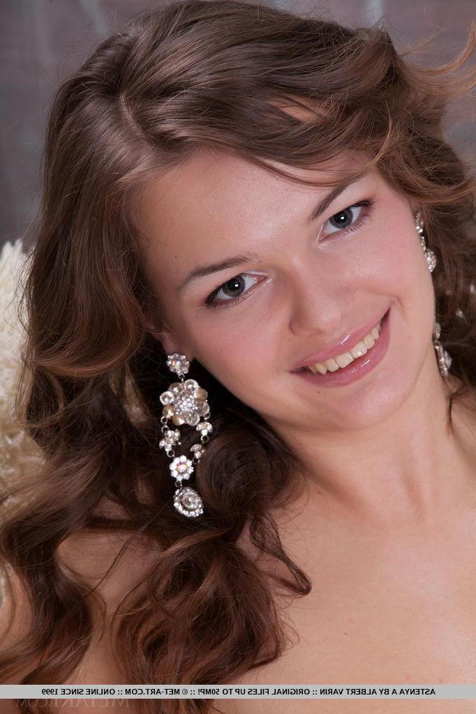 18P Brunette teen Astenya A strips naked and offers you her hot body