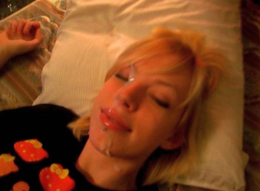 15P Pictures of a hot blonde alt girl going down on cock