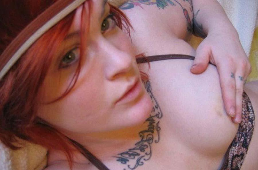 16P Pictures of hot alt girlfriends showing their bodies on camera