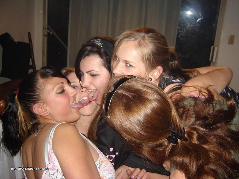 14P Naughty amateur lesbians in kinky kissing spree