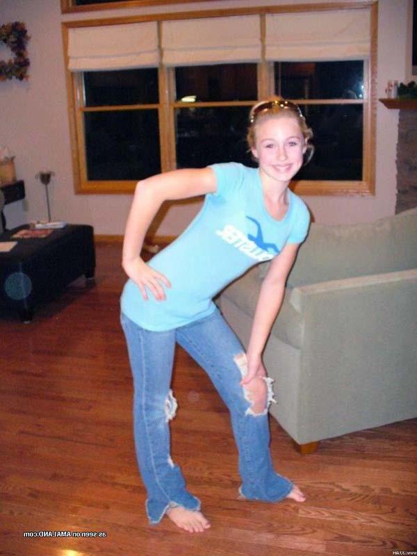 16P Collection of a cute amateur blondie's selfpics