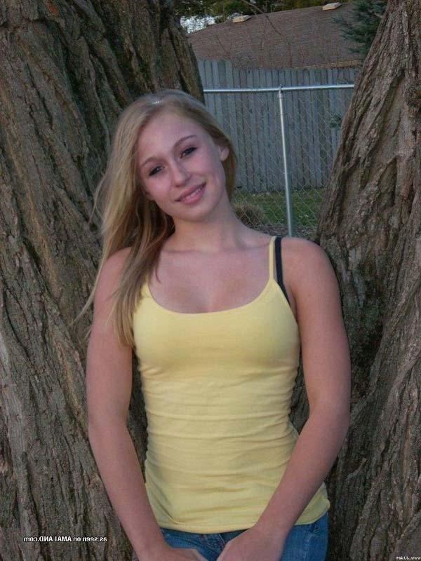 16P Collection of a cute amateur blondie's selfpics