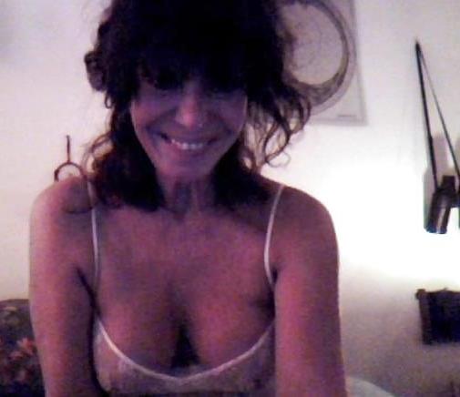 4P Bitch Mature in Cam