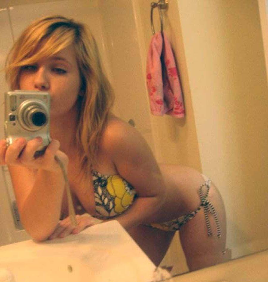 16P Pictures of hot teen girlfriends taking pics of themselves