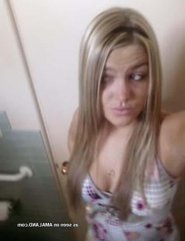 16P Pictures of a selfshooting vain prom queen