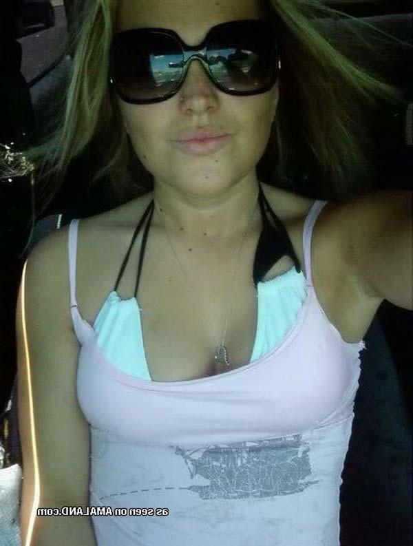 16P Pictures of a selfshooting vain prom queen