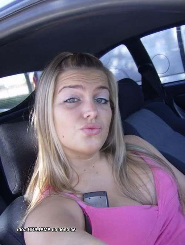 16P Pictures of a selfshooting vain prom queen